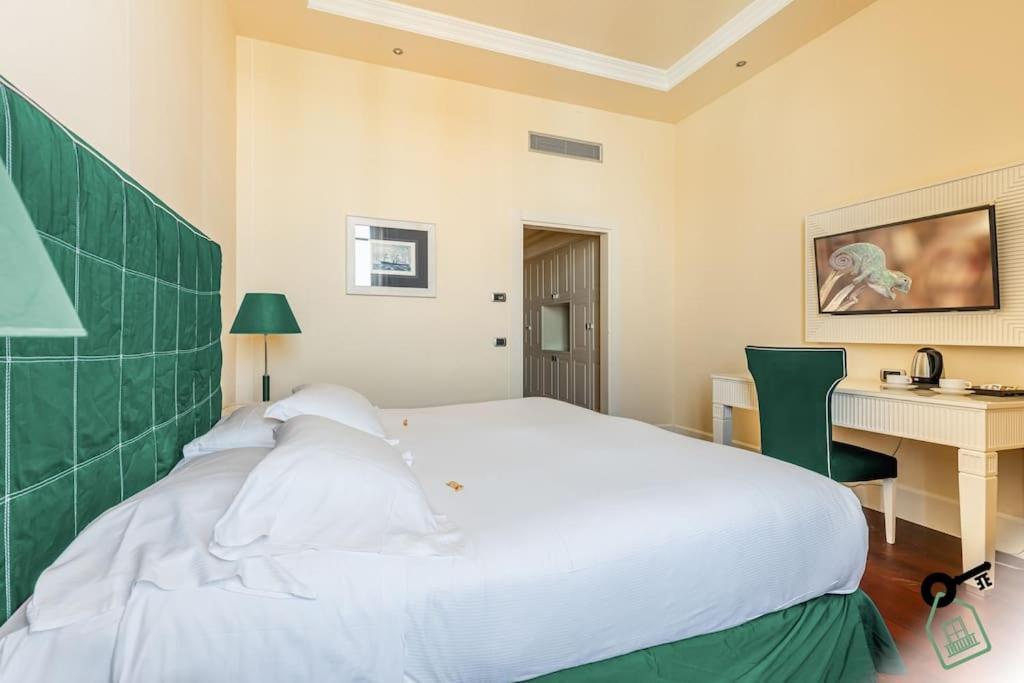 Hotel Rooms 利沃诺 外观 照片