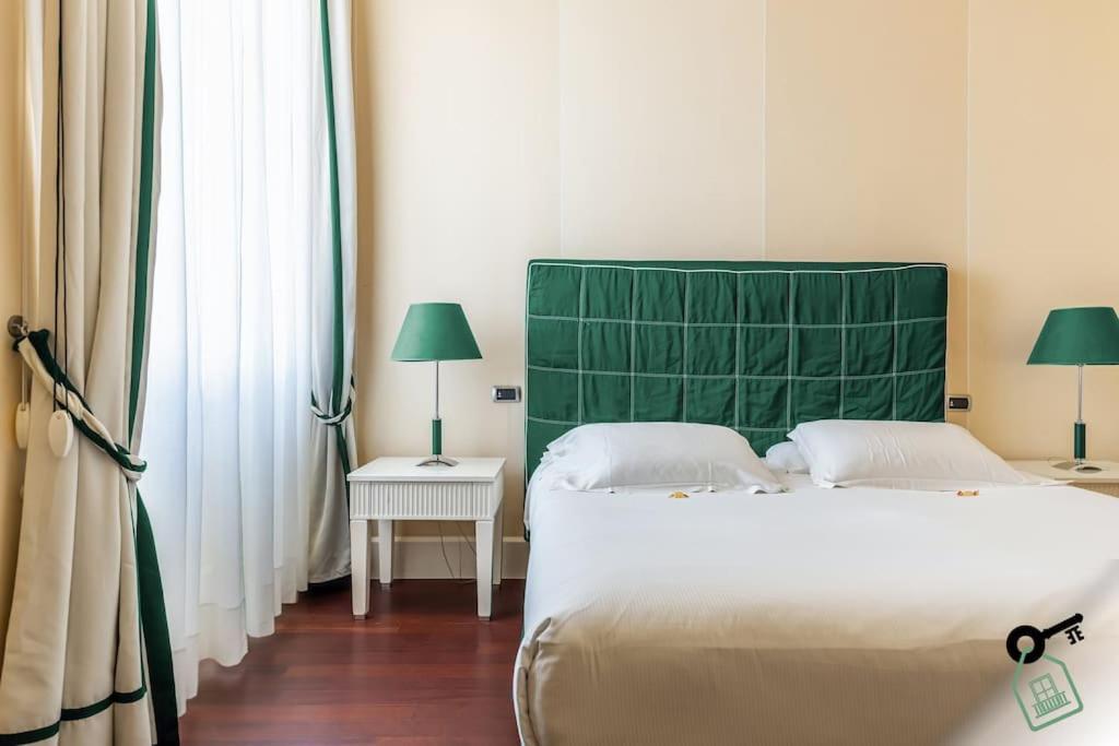 Hotel Rooms 利沃诺 外观 照片